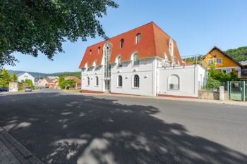 stavba je zasazena v klidném prostředí - Prodej kancelářských prostor 450 m², Litvínov