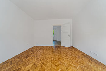 Ložnice - Prodej bytu 2+1 v osobním vlastnictví 76 m², Slaný
