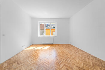 Pokoj - Prodej bytu 3+1 v osobním vlastnictví 84 m², Slaný
