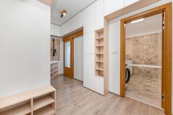 Prodej bytu 2+kk v osobním vlastnictví 54 m², Praha 9 - Čakovice