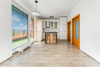 Prodej bytu 2+kk v osobním vlastnictví 54 m², Praha 9 - Čakovice