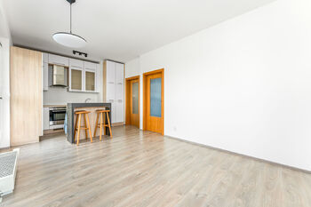 Prodej bytu 2+kk v osobním vlastnictví 54 m², Praha 9 - Čakovice