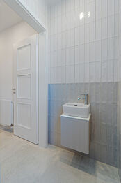Toaleta - Prodej bytu 3+kk v osobním vlastnictví 77 m², Slaný