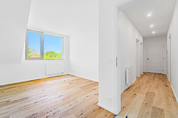 Pokoj - Prodej bytu 3+kk v osobním vlastnictví 77 m², Slaný