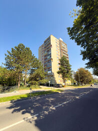 pohled dům - Prodej bytu 1+kk v osobním vlastnictví 25 m², Příbram