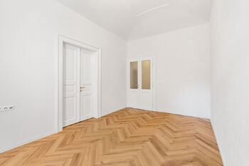 Prodej bytu 2+1 v osobním vlastnictví 69 m², Praha 8 - Karlín