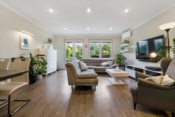 Prodej bytu 3+kk v osobním vlastnictví 84 m², Praha 9 - Kbely