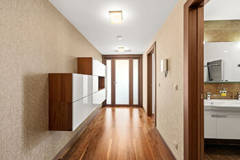 Prodej bytu 2+kk v osobním vlastnictví 72 m², Praha 3 - Žižkov