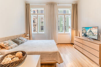 Pronájem bytu 1+kk v osobním vlastnictví 35 m², Praha 5 - Smíchov