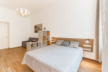 Pronájem bytu 1+kk v osobním vlastnictví 35 m², Praha 5 - Smíchov