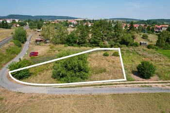 Prodej pozemku 1181 m², Vroutek