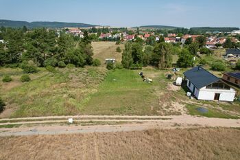 Prodej pozemku 1268 m², Vroutek