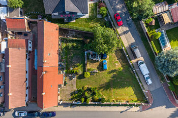 Prodej pozemku 905 m², Nehvizdy