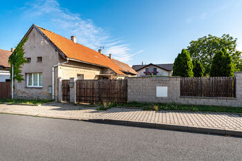 Prodej pozemku 905 m², Nehvizdy