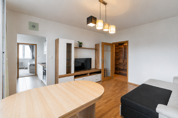 Obývací pokoj - Pronájem bytu 3+1 v osobním vlastnictví 72 m², Praha 5 - Hlubočepy