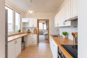 Kuchyně - Pronájem bytu 3+1 v osobním vlastnictví 72 m², Praha 5 - Hlubočepy 