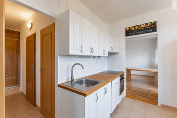 Kuchyně - Pronájem bytu 3+1 v osobním vlastnictví 72 m², Praha 5 - Hlubočepy