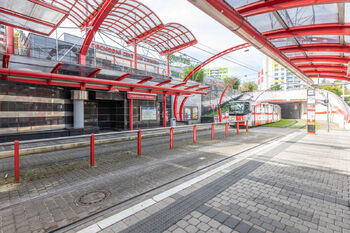 Zastávka tramvaje 200m od domu - Pronájem bytu 3+1 v osobním vlastnictví 72 m², Praha 5 - Hlubočepy