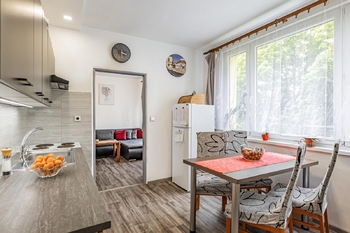 Kuchyně s jídelnou. - Pronájem bytu 1+1 v osobním vlastnictví 37 m², Jindřichův Hradec