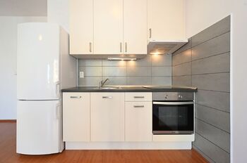 Kuchyně - Pronájem bytu 1+kk v osobním vlastnictví 28 m², Praha 9 - Letňany