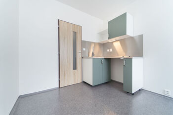 Pronájem bytu 1+kk v osobním vlastnictví 1225 m², Praha 4 - Chodov