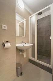 Pronájem bytu 1+kk v osobním vlastnictví 1225 m², Praha 4 - Chodov