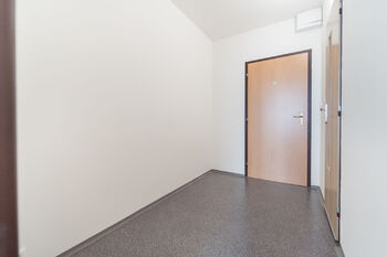 Pronájem bytu 1+kk v osobním vlastnictví 1225 m², Praha 4 - Chodov