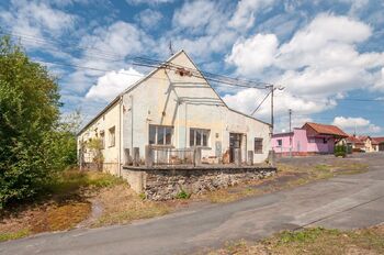 Prodej nájemního (činžovního) domu 650 m², Bor