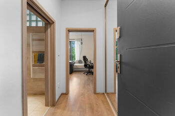 Prodej bytu 1+kk v osobním vlastnictví 29 m², Praha 10 - Pitkovice