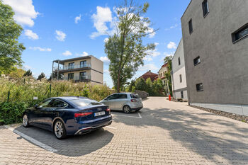 Prodej bytu 1+kk v osobním vlastnictví 29 m², Praha 10 - Pitkovice