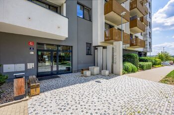 Venkovní budova - Prodej bytu 1+kk v družstevním vlastnictví 54 m², Praha 10 - Dolní Měcholupy
