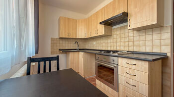 Kuchyň - Prodej bytu 1+1 v osobním vlastnictví 34 m², Hradec Králové