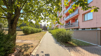 Zadní východ - Prodej bytu 1+1 v osobním vlastnictví 34 m², Hradec Králové