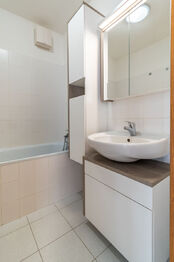 Pronájem bytu 3+kk v osobním vlastnictví 63 m², Praha 8 - Troja