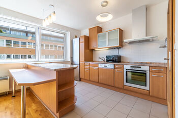 Pronájem bytu 3+kk v osobním vlastnictví 63 m², Praha 8 - Troja