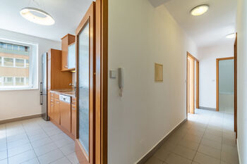 Pronájem bytu 3+kk v osobním vlastnictví 63 m², Praha 8 - Troja