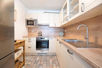 Prodej bytu 3+kk v osobním vlastnictví 62 m², Praha 4 - Chodov