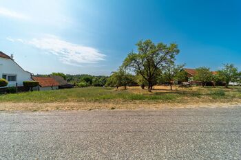 Prodej pozemku 1129 m², Oslnovice