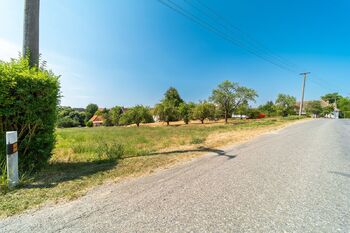 Prodej pozemku 1129 m², Oslnovice