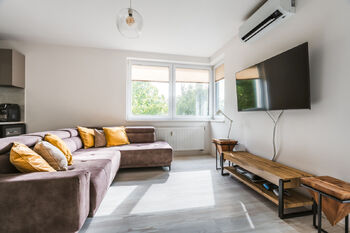 OBÝVACÍ POKOJ - Pronájem bytu 3+kk v osobním vlastnictví 68 m², Praha 9 - Střížkov