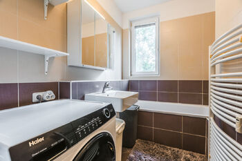 KOUPELNA S VANOU - Pronájem bytu 3+kk v osobním vlastnictví 68 m², Praha 9 - Střížkov