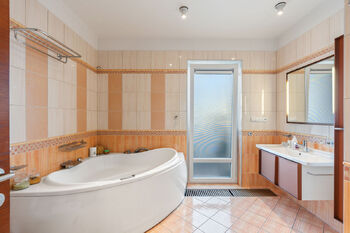 Prodej bytu 3+kk v osobním vlastnictví 273 m², Praha 5 - Stodůlky