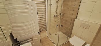 Koupelna s WC - Pronájem bytu 4+kk v osobním vlastnictví 72 m², Bučovice