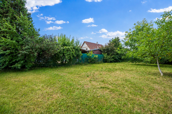 Zahrada - Prodej pozemku 1063 m², Chýně