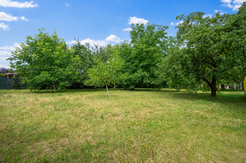 Zahrada - Prodej pozemku 1063 m², Chýně