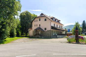Prodej ubytovacího zařízení 802 m², Řeka
