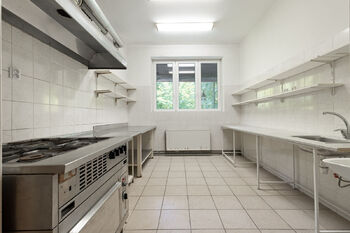 Prodej ubytovacího zařízení 802 m², Řeka