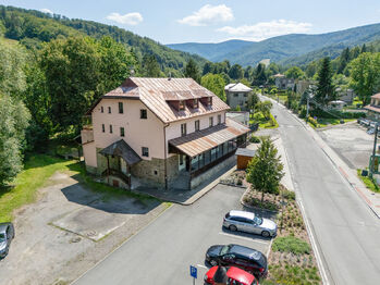 Prodej ubytovacího zařízení 802 m², Řeka