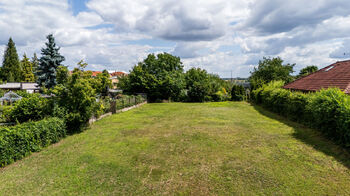 Prodej pozemku 990 m², Týnec nad Labem