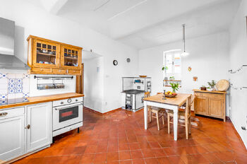 Prodej domu 231 m², Popovice